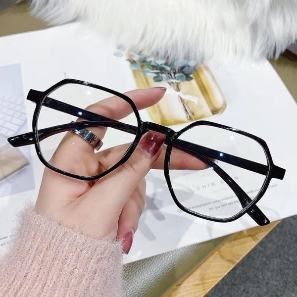 Elegant UV Protectant Transparent Sunglasses